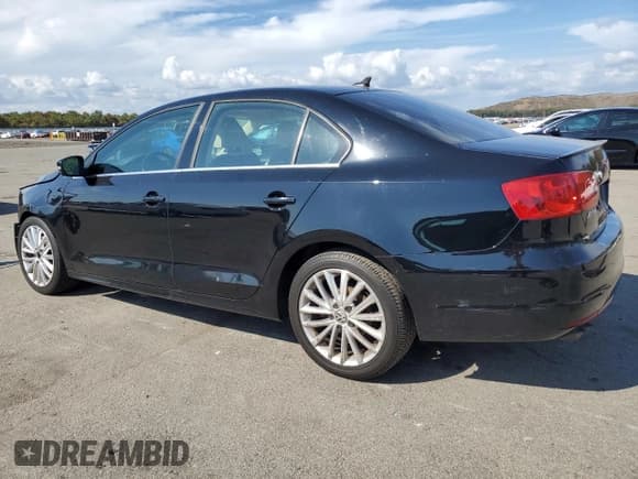 ✅ 2013 Volkswagen Jetta SEL • VIN: 3VWLP7AJ8DM400557 • Lot: 73432944. Listed on Copart with 138,423 mi. Free auction sales archive from the USA and detailed vehicle history report at DreamBid. Image 2.