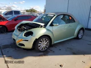✅ 2008 Volkswagen Beetle SE • VIN: 3VWRG31Y18M406769 • Lot: 44470015. Listed on Copart with 98,652 mi. Free auction sales archive from the USA and detailed vehicle history report at DreamBid. Image 1.