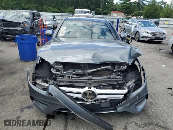 ✅ 2018 Mercedes-Benz E 300 • VIN: WDDZF4KB3JA440520 • Лот: 64200325. Опубликован ранее на Copart с пробегом Не указан. Бесплатный доступ к архиву аукционных продаж из США и подробный отчёт об истории автомобиля на DreamBid. Изображение 5.