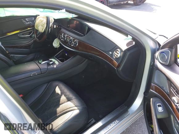 ✅ 2016 Mercedes-Benz Maybach S • VIN: WDDUX7GBXGA268013 • Лот: 42066333. Опубликован ранее на IAAI с пробегом 45 827 миль. Бесплатный доступ к архиву аукционных продаж из США и подробный отчёт об истории автомобиля на DreamBid. Изображение 5.