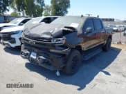 ✅ 2021 Chevrolet Silverado 1500 RST • VIN: 1GCUYEET8MZ311526 • Lot: 42367715. Wystawiony na IAAI z przebiegiem 65 638 mil. Bezpłatny archiwum sprzedaży aukcyjnych z USA i szczegółowy raport historii pojazdu na DreamBid. Zdjęcie 2.