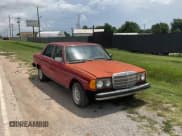 ✅ 1983 Mercedes-Benz 300 D • VIN: WDBAB33A8DB016749 • Lot: 64882425. Listed on Copart with 142,302 mi. Free auction sales archive from the USA and detailed vehicle history report at DreamBid. Image 1.