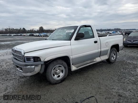 1999 Dodge 1500 с VIN 3B7HC16YXXM568437, выставлен на аукционе Copart как лот 84228314 с пробегом 150 191 миль миль и Списание • Salvage title. История ставок и продаж доступна на DreamBid. Изображение 1.