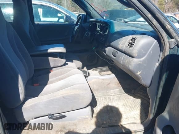 ✅ 2000 Dodge Dakota • VIN: 1B7GL22X1YS600067 • Lot: 41671267. Wystawiony na IAAI z przebiegiem 201 664 mil. Bezpłatny archiwum sprzedaży aukcyjnych z USA i szczegółowy raport historii pojazdu na DreamBid. Zdjęcie 5.