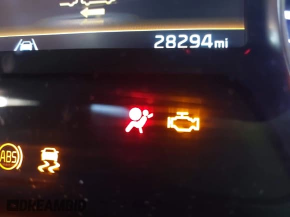 ✅ 2023 Kia Forte GT-Line • VIN: 3KPF54AD9PE575980 • Lot: 42728369. Wystawiony na IAAI z przebiegiem 28 294 mil. Bezpłatny archiwum sprzedaży aukcyjnych z USA i szczegółowy raport historii pojazdu na DreamBid. Zdjęcie 16.