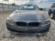 ✅ 2016 BMW 3 Series 328i • VIN: WBA8E9G56GNT86749 • Lot: 85870535. Wystawiony na Copart z przebiegiem Nie podano. Bezpłatny archiwum sprzedaży aukcyjnych z USA i szczegółowy raport historii pojazdu na DreamBid. Zdjęcie 5.