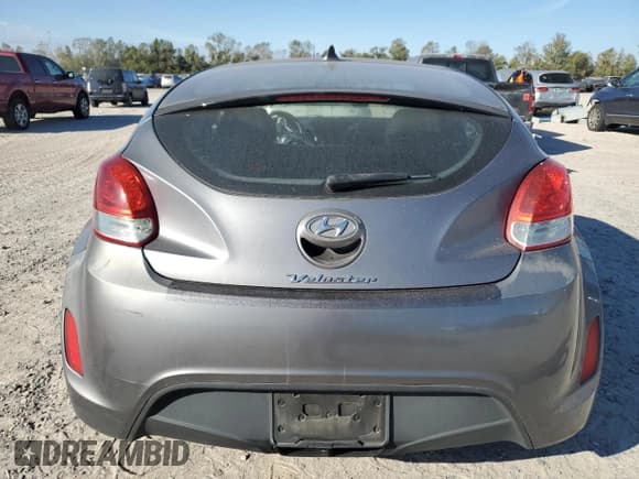 ✅ 2013 Hyundai Veloster w/Black Int • VIN: KMHTC6AD1DU167566 • Lot: 82826274. Wystawiony na Copart z przebiegiem 193 818 mil. Bezpłatny archiwum sprzedaży aukcyjnych z USA i szczegółowy raport historii pojazdu na DreamBid. Zdjęcie 6.