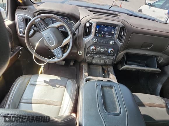 ✅ 2020 GMC Sierra 2500HD Denali • VIN: 1GT49REY6LF111373 • Lot: 87286925. Wystawiony na Copart z przebiegiem 111 052 mil. Bezpłatny archiwum sprzedaży aukcyjnych z USA i szczegółowy raport historii pojazdu na DreamBid. Zdjęcie 8.