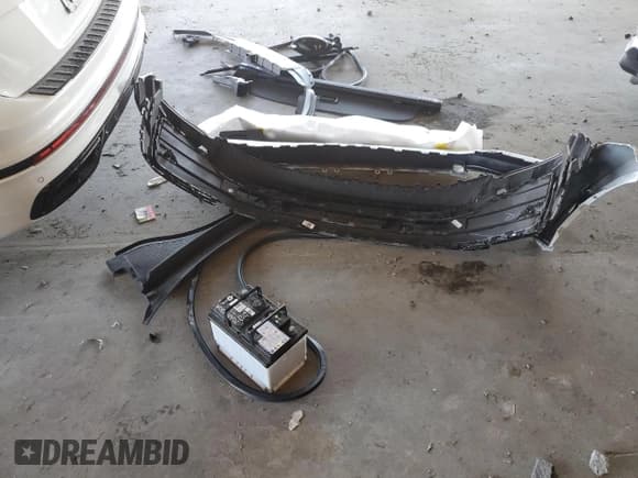 ✅ 2024 Volkswagen Tiguan SE R-Line Black • VIN: 3VV8B7AX3RM207768 • Lot: 81596575. Wystawiony na Copart z przebiegiem Nie podano. Bezpłatny archiwum sprzedaży aukcyjnych z USA i szczegółowy raport historii pojazdu na DreamBid. Zdjęcie 13.