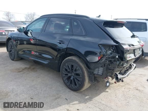 ✅ 2024 Audi Q8 e-tron • VIN: WA16AAGE2RB031437 • Lot: 41761720. Listed on IAAI with 19,579 mi. Free auction sales archive from the USA and detailed vehicle history report at DreamBid. Image 3.