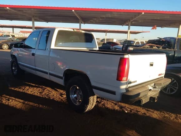 ✅ 1997 GMC Sierra 1500 • VIN: 1GTEC19M1VE524695 • Лот: 43552092. Размещён на IAAI с пробегом 215 857 миль миль. Получите бесплатный доступ к архиву аукционных продаж из США и посмотрите подробный отчёт об истории автомобиля на DreamBid. Изображение 3.