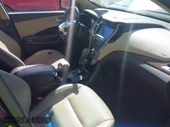 2017 Hyundai Santa Fe SE z VIN KM8SN4HFXHU237721, wystawiony jako IAAI lot #43580839 z przebiegiem 129 210 mil mil oraz . Historia ofert i sprzedaży dostępna na DreamBid. Obrazek 5.