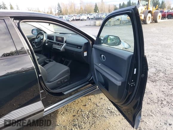 ✅ 2023 Hyundai Ioniq 5 Limited • VIN: KM8KRDAF2PU193078 • Lot: 43783666. Listed on IAAI with 25,037 mi. Free auction sales archive from the USA and detailed vehicle history report at DreamBid. Image 5.