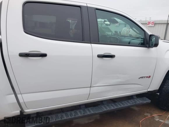 ✅ 2021 GMC Canyon 4WD AT4 • VIN: 1GTG6FEN6M1154040 • Lot: 41209527. Wystawiony na IAAI z przebiegiem 29 484 mil. Bezpłatny archiwum sprzedaży aukcyjnych z USA i szczegółowy raport historii pojazdu na DreamBid. Zdjęcie 13.