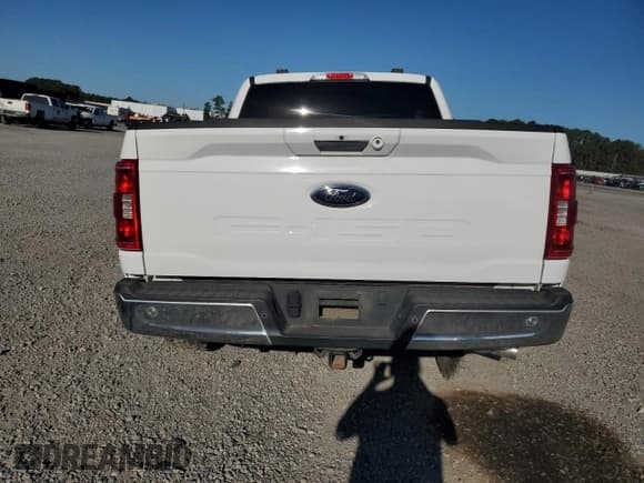 ✅ 2022 Ford F-150 XL • VIN: 1FTFW1E53NFB64446 • Lot: 89633845. Wystawiony na Copart z przebiegiem 81 200 mil. Bezpłatny archiwum sprzedaży aukcyjnych z USA i szczegółowy raport historii pojazdu na DreamBid. Zdjęcie 6.