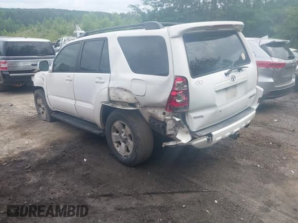 ✅ 2005 Toyota 4Runner Limited • VIN: JTEZU17R158032983 • Lot: 42277720. Listed on IAAI with 233,377 mi. Free auction sales archive from the USA and detailed vehicle history report at DreamBid. Image 3.