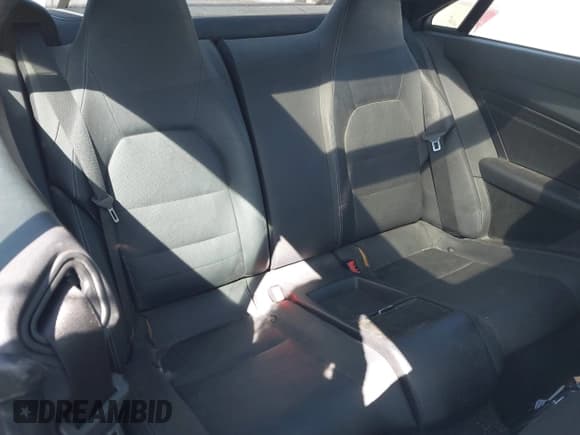 ✅ 2014 Mercedes-Benz E 350 • VIN: WDDKJ5KB8EF247908 • Lot: 41916727. Listed on IAAI with 179,762 mi. Free auction sales archive from the USA and detailed vehicle history report at DreamBid. Image 8.