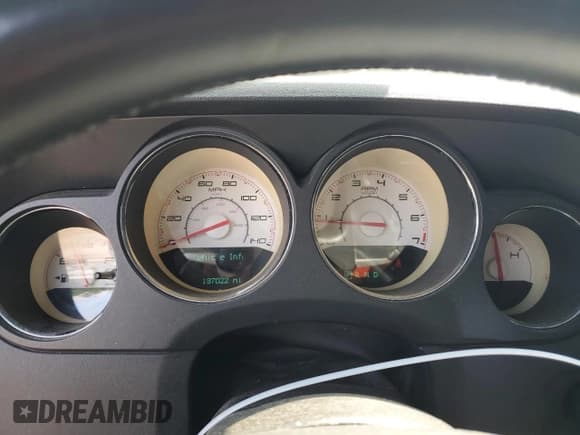 ✅ 2013 Dodge Challenger SXT • VIN: 2C3CDYAG4DH695150 • Lot: 63113394. Wystawiony na Copart z przebiegiem 137 022 mil. Bezpłatny archiwum sprzedaży aukcyjnych z USA i szczegółowy raport historii pojazdu na DreamBid. Zdjęcie 9.