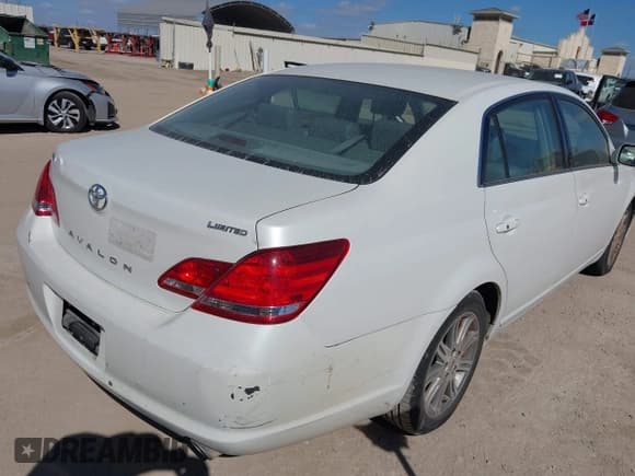 ✅ 2006 Toyota Avalon XL • VIN: 4T1BK36B26U094084 • Lot: 43698098. Listed on IAAI with 251,093 mi. Free auction sales archive from the USA and detailed vehicle history report at DreamBid. Image 4.