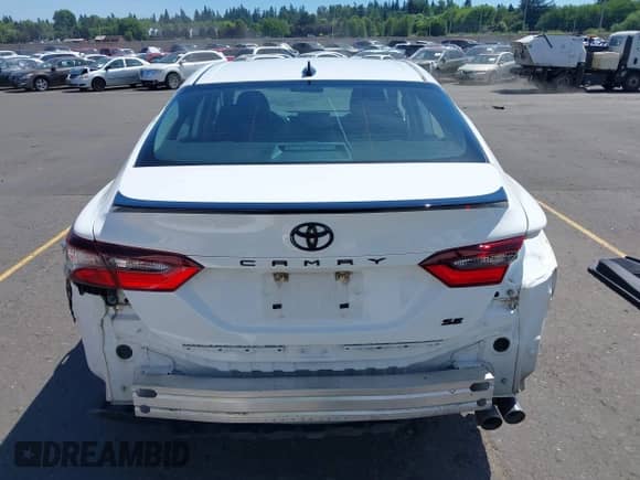 2022 Toyota Camry SE z VIN 4T1G11AK5NU075077, wystawiony jako IAAI lot #42359500 z przebiegiem 35 938 mil mil oraz . Historia ofert i sprzedaży dostępna na DreamBid. Obrazek 17.