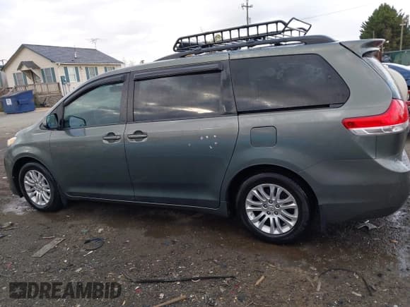 ✅ 2014 Toyota Sienna XLE • VIN: 5TDYK3DCXES436166 • Lot: 43661250. Listed on IAAI with 119,504 mi. Free auction sales archive from the USA and detailed vehicle history report at DreamBid. Image 15.