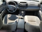 ✅ 2005 Toyota Camry LE • VIN: 4T1BE32K35U072316 • Лот: 80428805. Опубликован ранее на Copart с пробегом 247 222 миль. Бесплатный доступ к архиву аукционных продаж из США и подробный отчёт об истории автомобиля на DreamBid. Изображение 8.