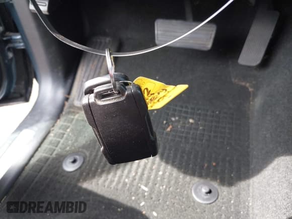 ✅ 2014 Chevrolet Silverado 1500 LT • VIN: 1GCUKREC8EF194980 • Lot: 42734987. Wystawiony na IAAI z przebiegiem 120 295 mil. Bezpłatny archiwum sprzedaży aukcyjnych z USA i szczegółowy raport historii pojazdu na DreamBid. Zdjęcie 11.