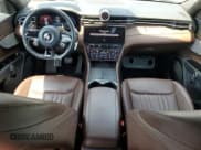 ✅ 2023 Maserati Grecale GT • VIN: ZN682AVA2P7429581 • Lot: 61615185. Wystawiony na Copart z przebiegiem 32 499 mil. Bezpłatny archiwum sprzedaży aukcyjnych z USA i szczegółowy raport historii pojazdu na DreamBid. Zdjęcie 8.