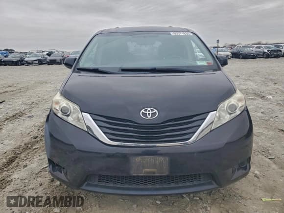 ✅ 2016 Toyota Sienna LE • VIN: 5TDKK3DC2GS756400 • Lot: 95571635. Listed on Copart with 67,030 mi. Free auction sales archive from the USA and detailed vehicle history report at DreamBid. Image 6.