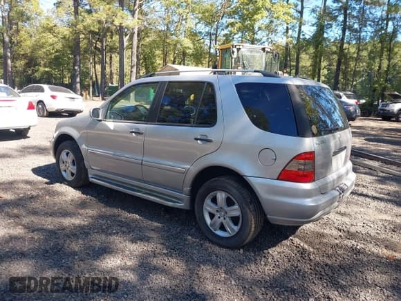 ✅ 2005 Mercedes-Benz M 350 • VIN: 4JGAB57E65A559207 • Lot: 43400160. Listed on IAAI with 197,712 mi. Free auction sales archive from the USA and detailed vehicle history report at DreamBid. Image 3.