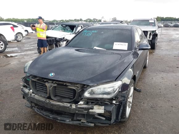 ✅ 2014 BMW 7 Series ALPINA B7 • VIN: WBAYE8C5XED135784 • Lot: 43039631. Wystawiony na IAAI z przebiegiem 103 428 mil. Bezpłatny archiwum sprzedaży aukcyjnych z USA i szczegółowy raport historii pojazdu na DreamBid. Zdjęcie 18.