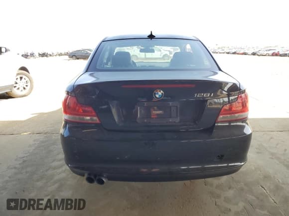 ✅ 2012 BMW 1 Series 128i • VIN: WBAUP9C55CVS94136 • Лот: 57477895. Опубликован ранее на Copart с пробегом 131 115 миль. Бесплатный доступ к архиву аукционных продаж из США и подробный отчёт об истории автомобиля на DreamBid. Изображение 6.