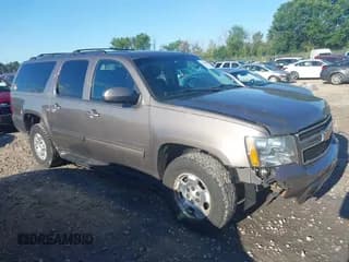 ✅ 2014 Chevrolet Suburban LT • VIN: 1GNSKJE76ER214080 • Lot: 42766041. Listed on IAAI with 204,832 mi. Free auction sales archive from the USA and detailed vehicle history report at DreamBid. Image 1.