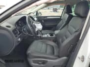 ✅ 2017 Volkswagen Touareg Sport • VIN: WVGEF7BP5HD000423 • Lot: 67561135. Listed on Copart with 112,621 mi. Free auction sales archive from the USA and detailed vehicle history report at DreamBid. Image 7.