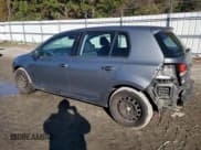 ✅ 2013 Volkswagen Golf • VIN: WVWDB7AJ9DW036753 • Lot: 91020925. Wystawiony na Copart z przebiegiem 171 446 mil. Bezpłatny archiwum sprzedaży aukcyjnych z USA i szczegółowy raport historii pojazdu na DreamBid. Zdjęcie 2.