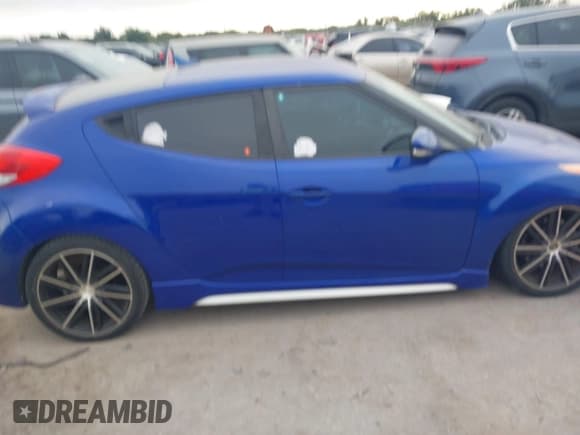 ✅ 2013 Hyundai Veloster Turbo • VIN: KMHTC6AE9DU181238 • Lot: 43525329. Listed on IAAI with 121,343 mi. Free auction sales archive from the USA and detailed vehicle history report at DreamBid. Image 13.