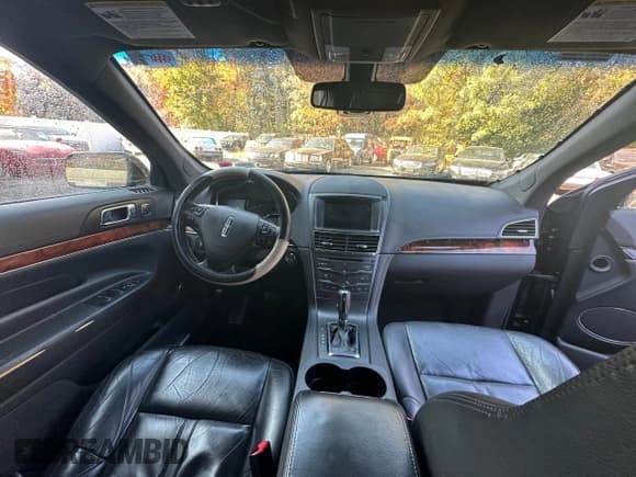 ✅ 2015 Lincoln MKT • VIN: 2LMHJ5NK0FBL03293 • Лот: 47944345. Опубликован ранее на Copart с пробегом 225 994 миль. Бесплатный доступ к архиву аукционных продаж из США и подробный отчёт об истории автомобиля на DreamBid. Изображение 9.