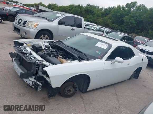2018 Dodge Challenger R/T z VIN 2C3CDZBT0JH300572, wystawiony jako IAAI lot #43104545 z przebiegiem 83 644 mil mil oraz . Historia ofert i sprzedaży dostępna na DreamBid. Obrazek 14.