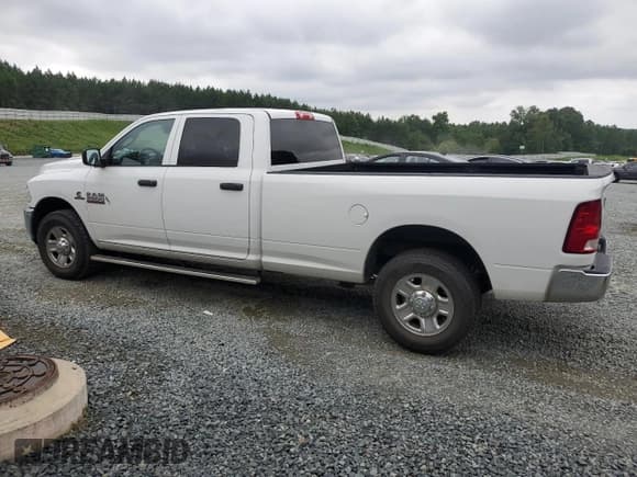 ✅ 2018 Ram 2500 Tradesman • VIN: 3C6UR4HL4JG300576 • Lot: 67483255. Wystawiony na Copart z przebiegiem 64 119 mil. Bezpłatny archiwum sprzedaży aukcyjnych z USA i szczegółowy raport historii pojazdu na DreamBid. Zdjęcie 2.
