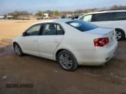 ✅ 2007 Volkswagen Jetta 2.5 • VIN: 3VWRF71KX7M054909 • Лот: 43966165. Опубликован ранее на Copart с пробегом 238 806 миль. Бесплатный доступ к архиву аукционных продаж из США и подробный отчёт об истории автомобиля на DreamBid. Изображение 2.
