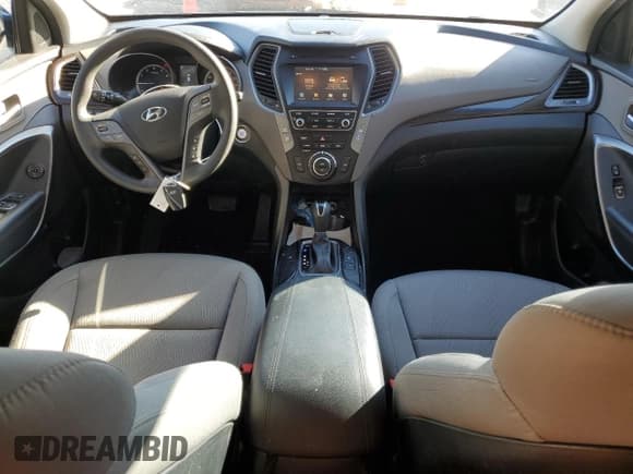 ✅ 2018 Hyundai Santa Fe 2.4L • VIN: 5XYZU3LB7JG550186 • Лот: 75326183. Опубликован ранее на Copart с пробегом 92 541 миль. Бесплатный доступ к архиву аукционных продаж из США и подробный отчёт об истории автомобиля на DreamBid. Изображение 8.