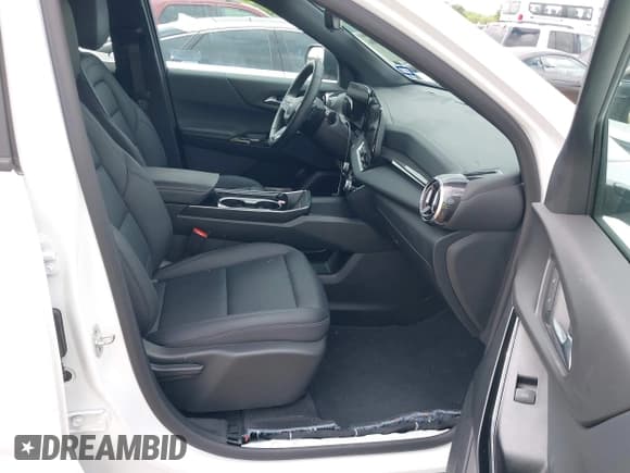 ✅ 2025 Chevrolet Equinox FWD LT • VIN: 3GNAXHEG2SL172922 • Lot: 42622806. Wystawiony na IAAI z przebiegiem 15 736 mil. Bezpłatny archiwum sprzedaży aukcyjnych z USA i szczegółowy raport historii pojazdu na DreamBid. Zdjęcie 5.