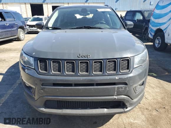 2018 Jeep Compass Limited z VIN 3C4NJDCB7JT365528, wystawiony jako Copart lot #85154275 z przebiegiem 74 930 mil mil oraz Czysty tytuł • Clean title. Historia ofert i sprzedaży dostępna na DreamBid. Obrazek 5.