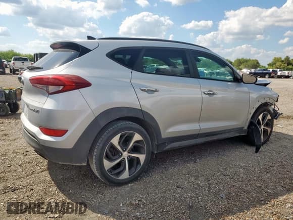 ✅ 2016 Hyundai Tucson Limited • VIN: KM8J33A28GU197687 • Лот: 81944705. Опубликован ранее на Copart с пробегом 89 578 миль. Бесплатный доступ к архиву аукционных продаж из США и подробный отчёт об истории автомобиля на DreamBid. Изображение 3.