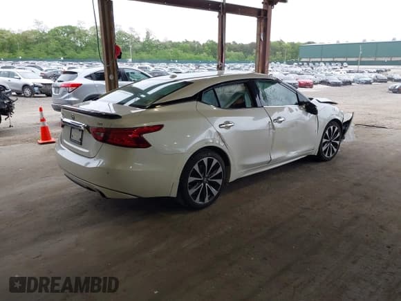 ✅ 2016 Nissan Maxima S • VIN: 1N4AA6AP6GC386325 • Lot: 42376260. Listed on IAAI with 108,000 mi. Free auction sales archive from the USA and detailed vehicle history report at DreamBid. Image 4.