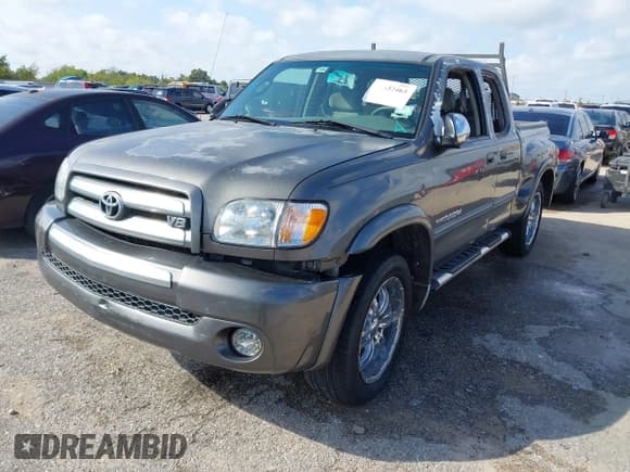 ✅ 2003 Toyota Tundra SR5 • VIN: 5TBRT34133S387074 • Lot: 43532465. Listed on IAAI with 215,079 mi. Free auction sales archive from the USA and detailed vehicle history report at DreamBid. Image 2.