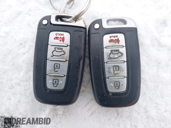 ✅ 2014 Hyundai Veloster • VIN: KMHTC6AD0EU186563 • Lot: 41572856. Wystawiony na IAAI z przebiegiem 156 227 mil. Bezpłatny archiwum sprzedaży aukcyjnych z USA i szczegółowy raport historii pojazdu na DreamBid. Zdjęcie 11.