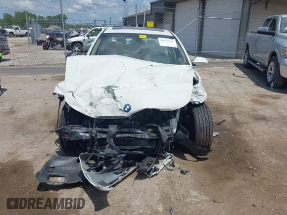 ✅ 2006 BMW 3 Series 325xi • VIN: WBAVD13556KV10507 • Лот: 42515516. Опубликован ранее на IAAI с пробегом 159 034 миль. Бесплатный доступ к архиву аукционных продаж из США и подробный отчёт об истории автомобиля на DreamBid. Изображение 6.