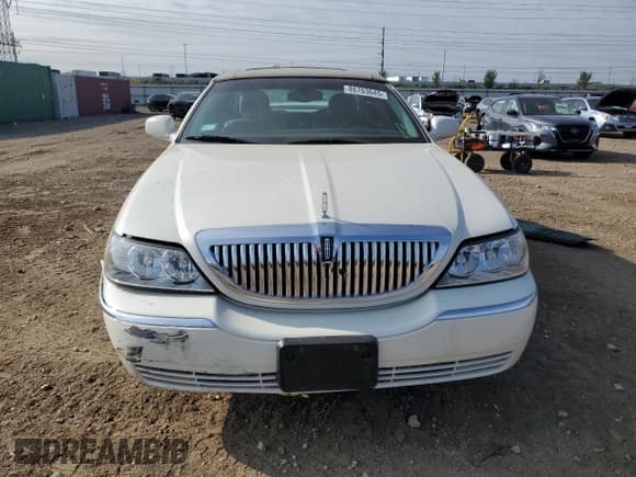 ✅ 2004 Lincoln Town Car Ultimate • VIN: 1LNHM83W14Y668950 • Lot: 86703645. Listed on Copart with 78,890 mi. Free auction sales archive from the USA and detailed vehicle history report at DreamBid. Image 5.