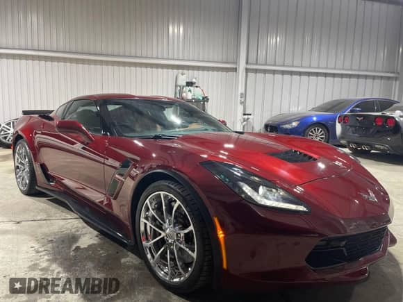 2019 Chevrolet Corvette Grand Sport 2LT z VIN 1G1YY2D71K5104106, wystawiony jako Copart lot #75502304 z przebiegiem 35 349 mil mil oraz Czysty tytuł • Clean title. Historia ofert i sprzedaży dostępna na DreamBid. Obrazek 1.